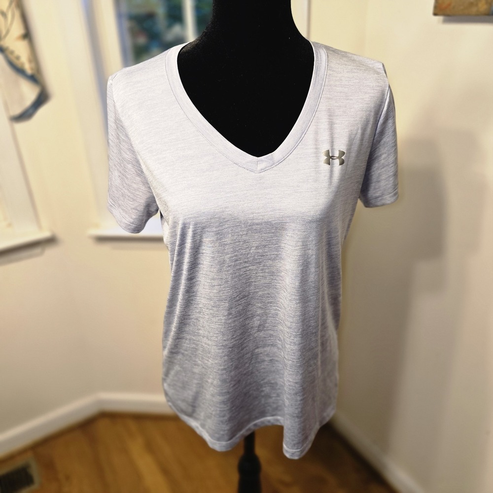 UNDER ARMOUR Womens Sz Medium Gray‎ Tech Loose Fit Heat Gear V Neck Tee Shirt